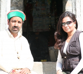 Anu Malhotra, Filmmaker on location, with Himachali Shaman, Gur Hardayal 32
